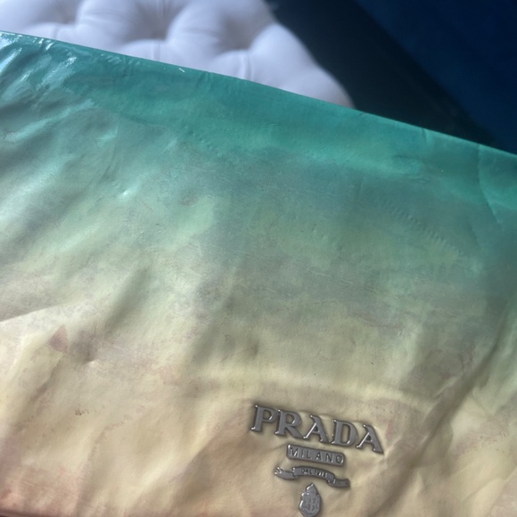 Auth Prada Ombre Turquoise/Yellow Patent Leather Clutch w/mirror Satin Purse bag - Picture 15 of 15